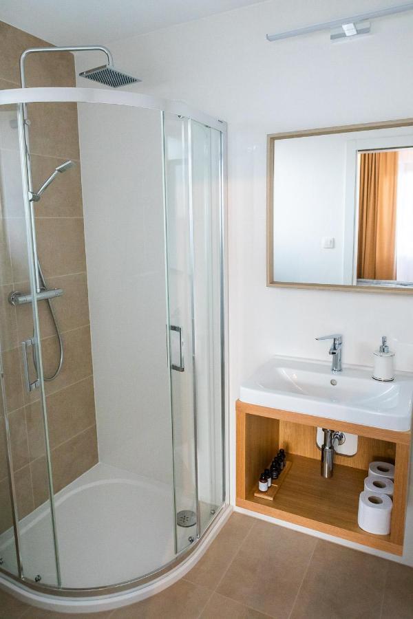 Vigeo Lounge B&B Coffee Bojnice Dış mekan fotoğraf