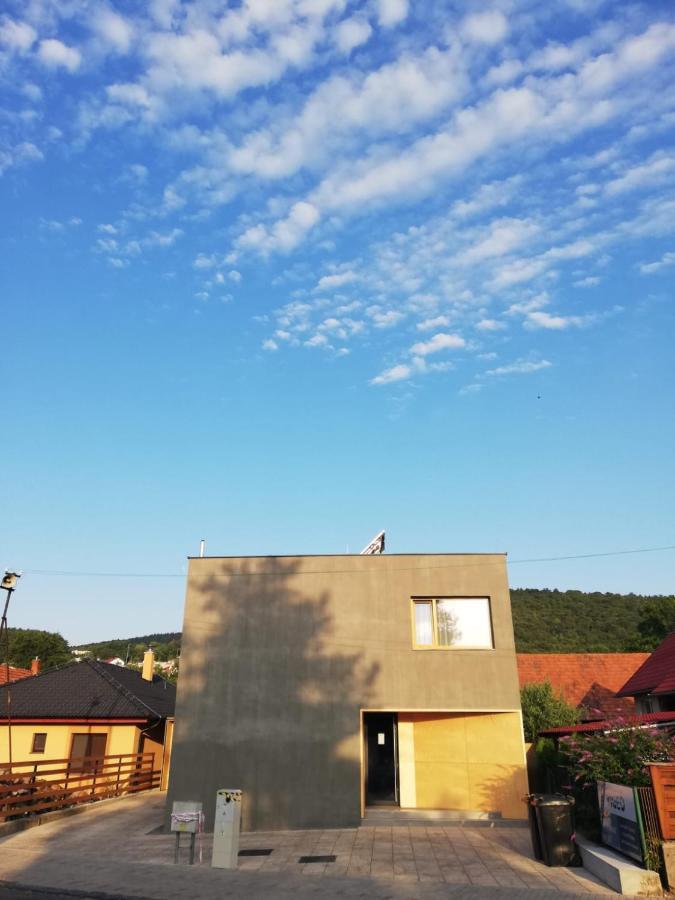 Vigeo Lounge B&B Coffee Bojnice Dış mekan fotoğraf
