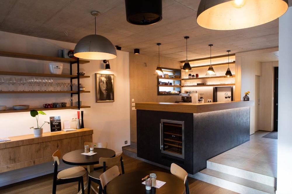 Vigeo Lounge B&B Coffee Bojnice Dış mekan fotoğraf