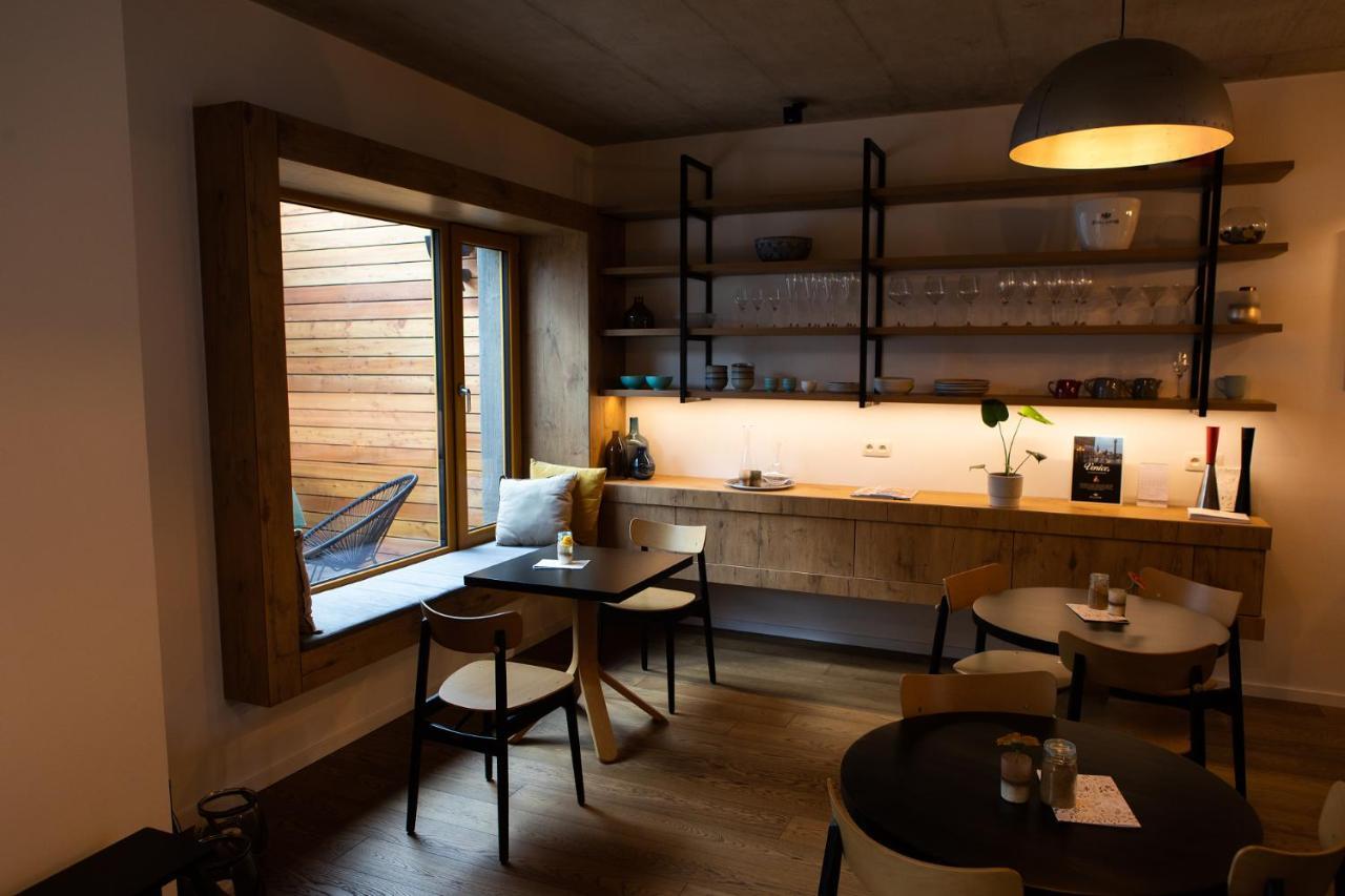 Vigeo Lounge B&B Coffee Bojnice Dış mekan fotoğraf